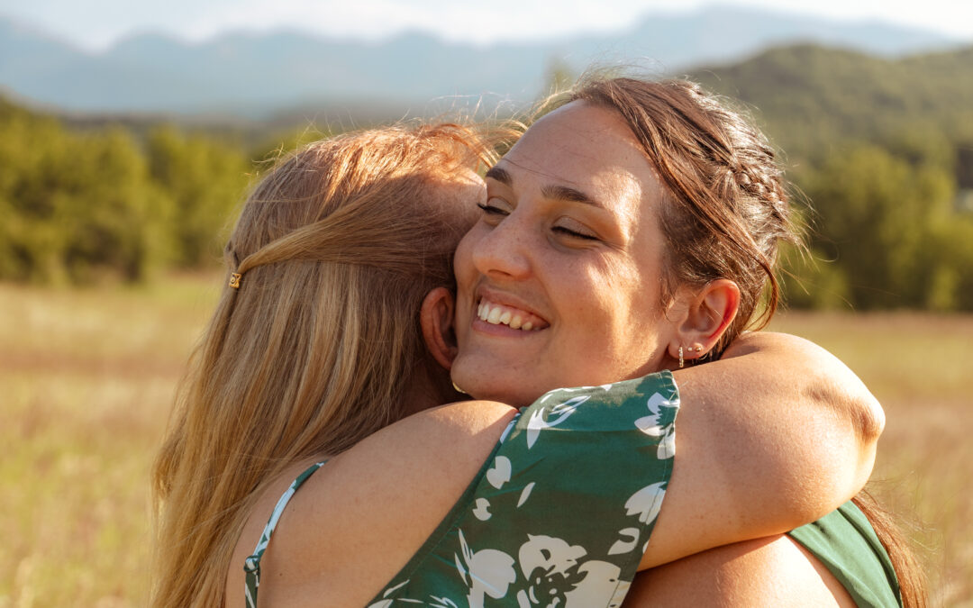 Elle pensait offrir des photos… elle a offert un vrai moment de reconnexion
